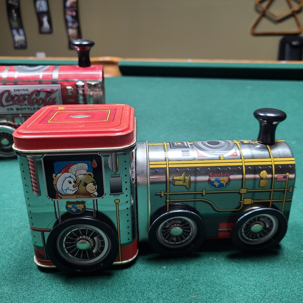 Tin box toy train. EUC. Empty. Two compartments. - Picture 6 of 11